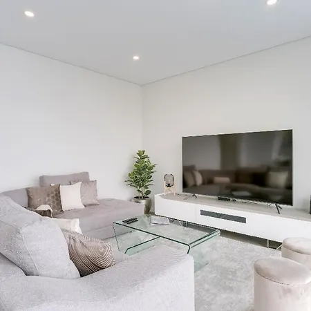 Ferienhaus Fuer 6 Personen Ca 350 Qm In Arco Da Calheta, Madeira Suedkueste Von Madeira Holiday home